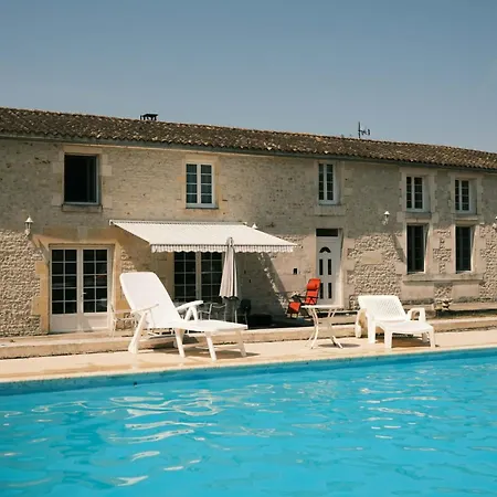 Le Clos Des Vignes Bed & Breakfast